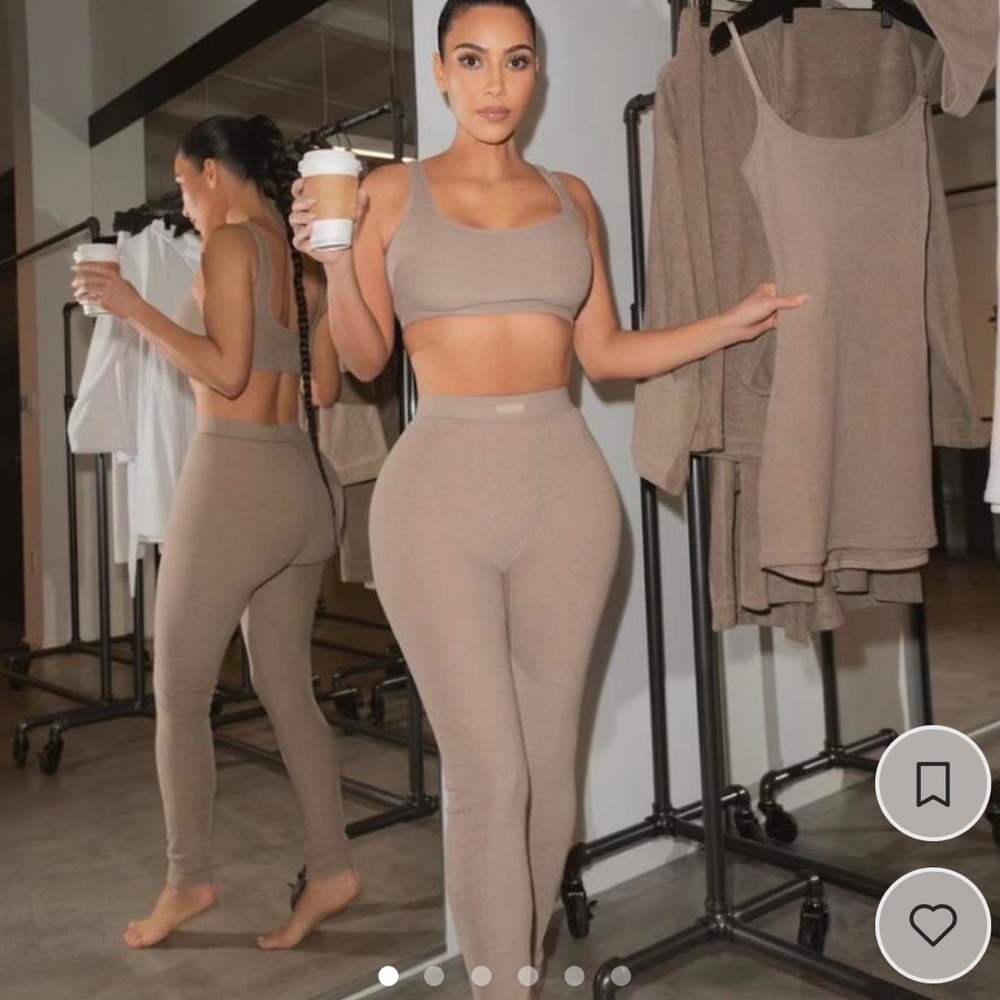 Skims “Terry Bralette & Legging” Set in Desert !